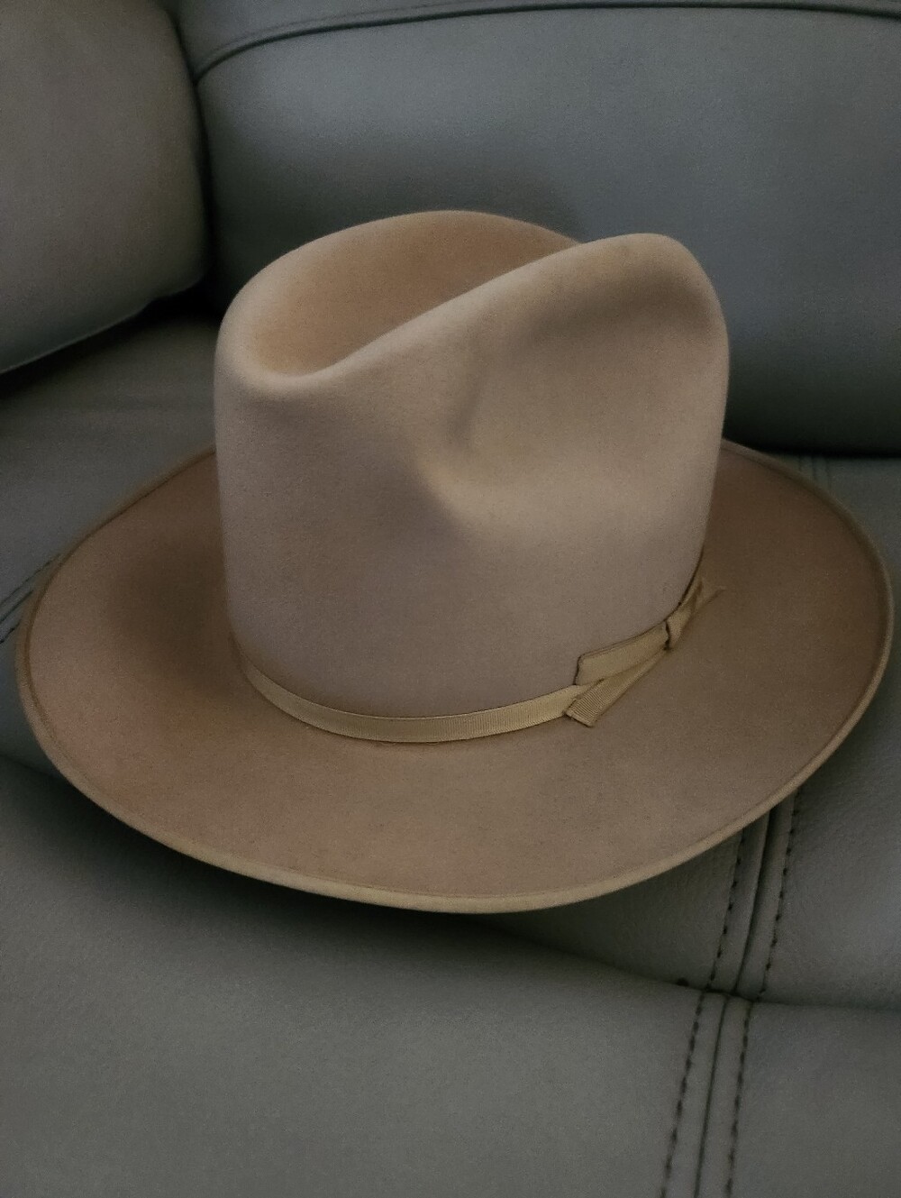 Classic Felt. Stetson Fedora Hat in Light Brown